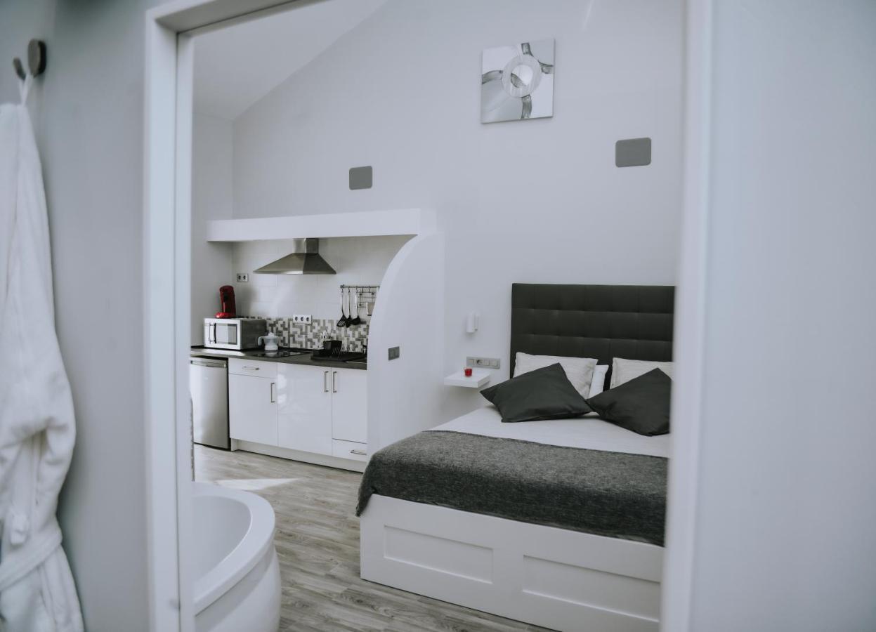 Eres Emerita "Apartamentos & Suites" ميريذا المظهر الخارجي الصورة